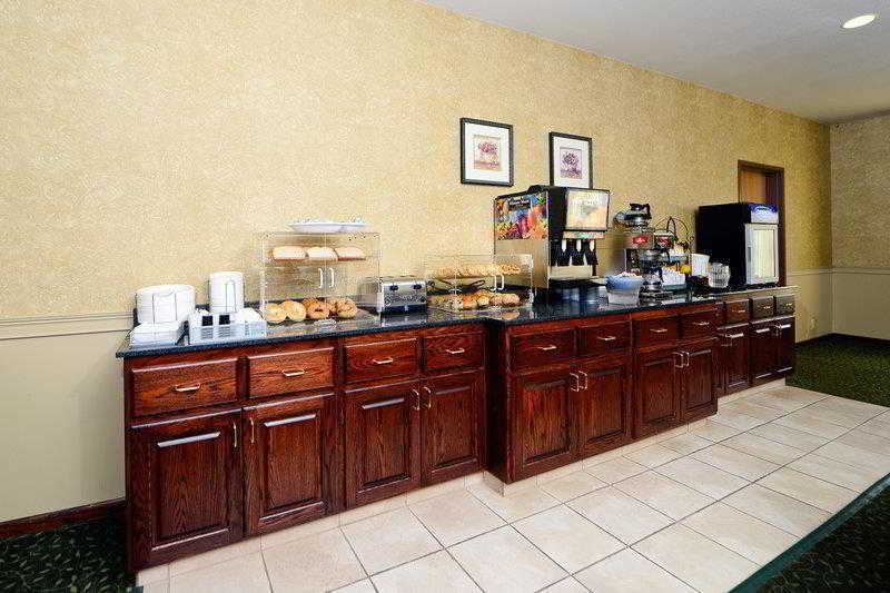 Best Western Penn-Ohio Inn & Suites Hubbard Ресторан фото