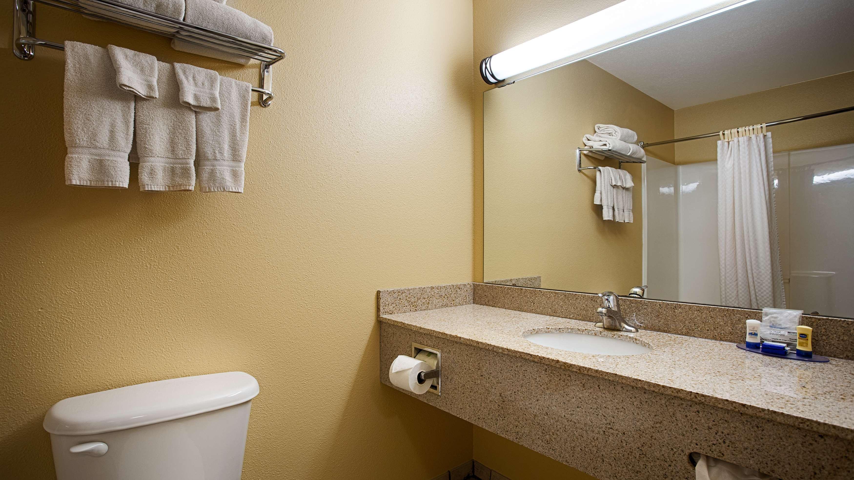 Best Western Penn-Ohio Inn & Suites Hubbard Номер фото