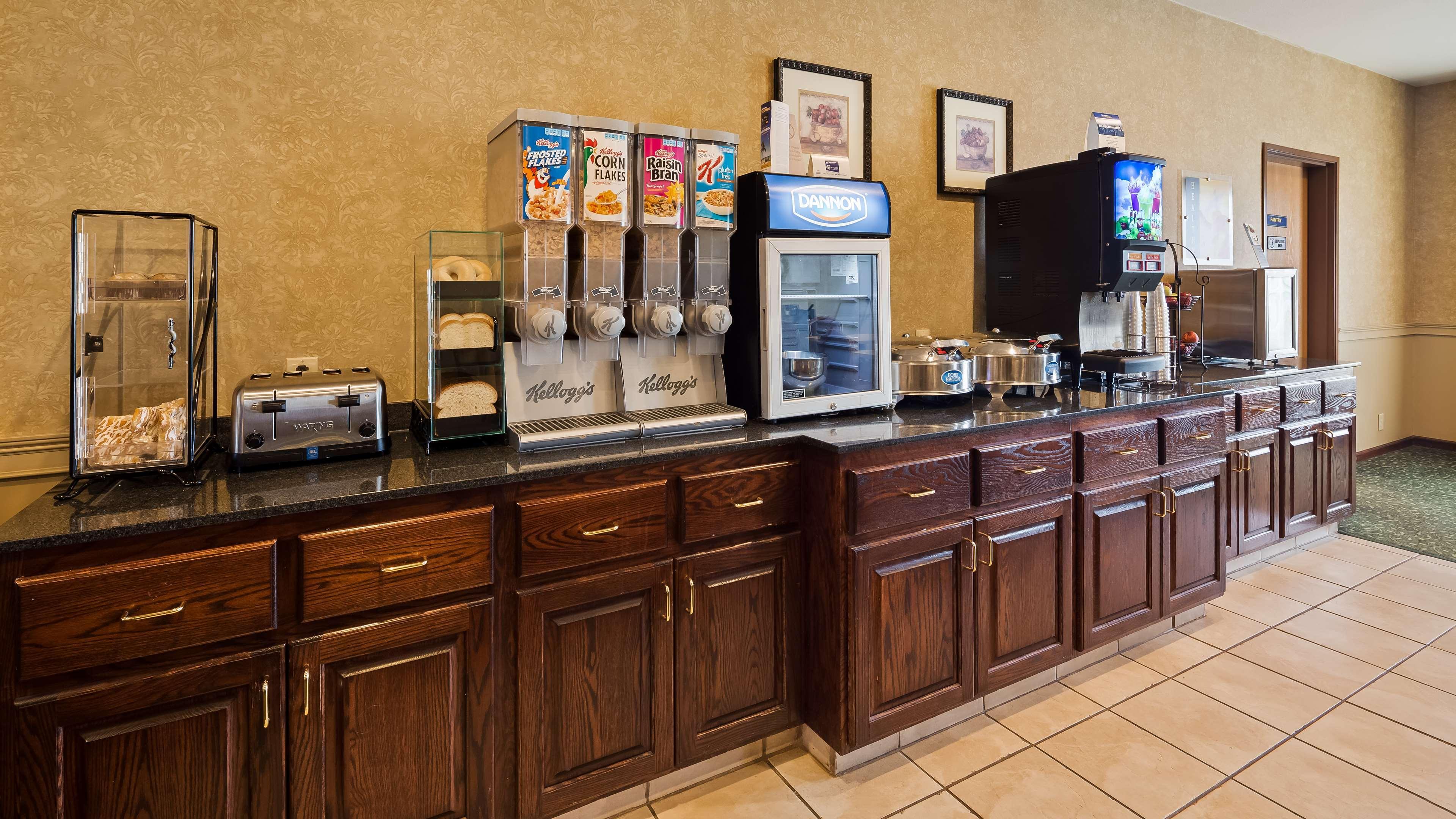 Best Western Penn-Ohio Inn & Suites Hubbard Экстерьер фото