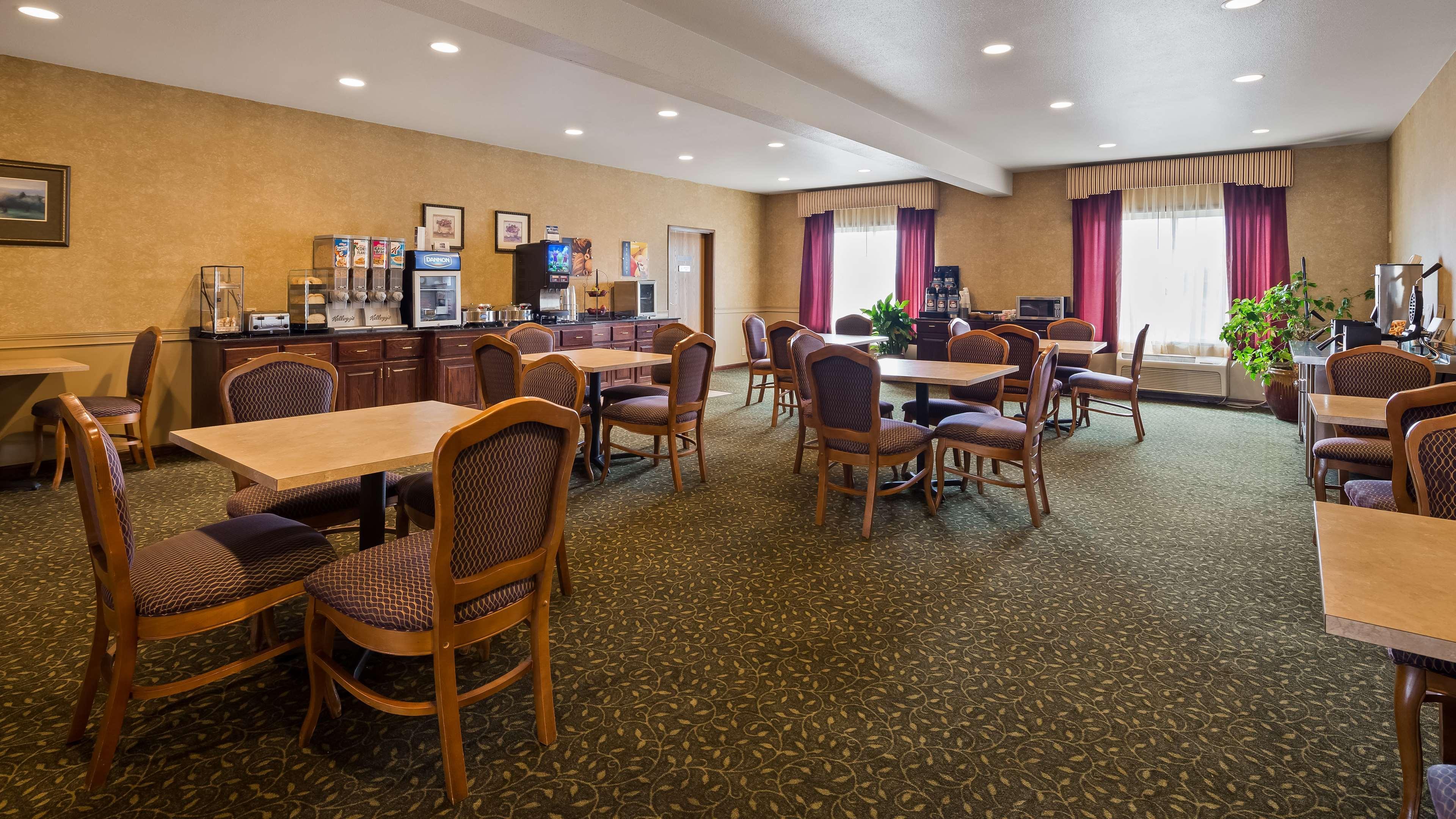 Best Western Penn-Ohio Inn & Suites Hubbard Экстерьер фото